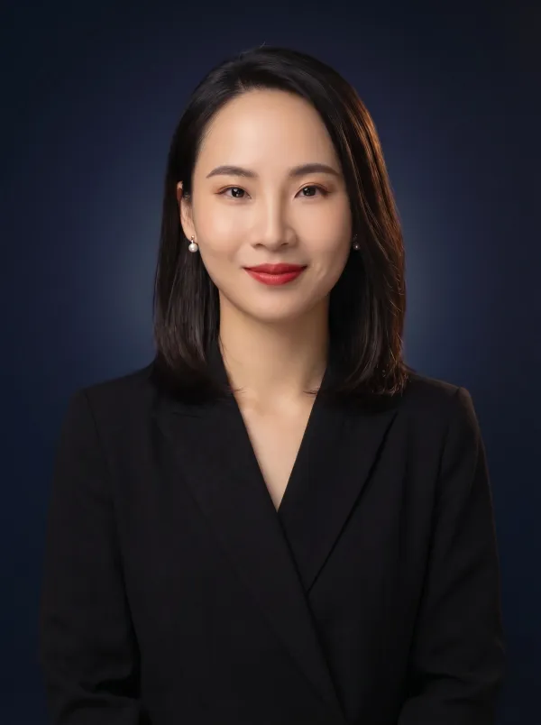 卓越移民团队成员 Lena 罗
