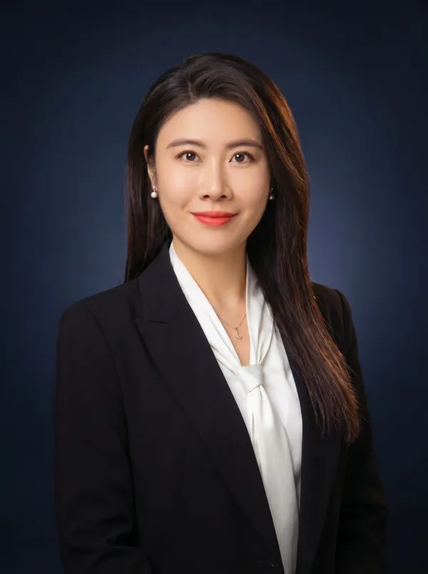 卓越移民团队成员 Selina 谢