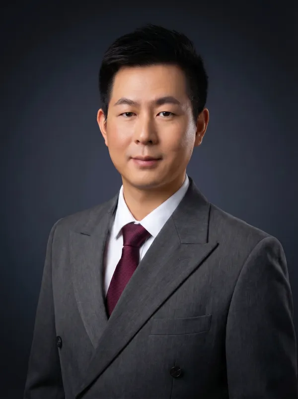 卓越移民团队成员 Evan 邓