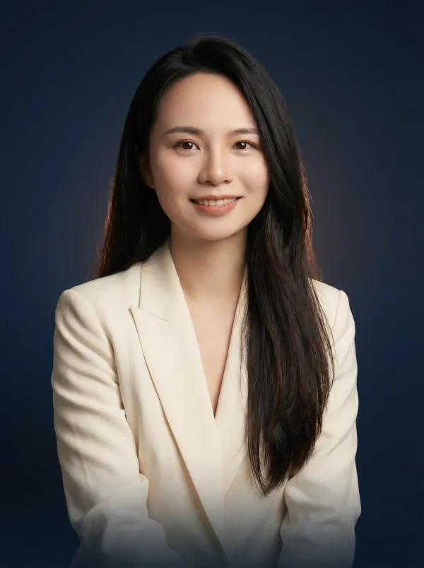 卓越移民团队成员 Aya 殷